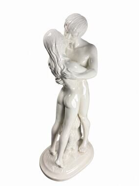 Vintage White Nude Couple Kissing Romantic Sculpture Figurine 14”